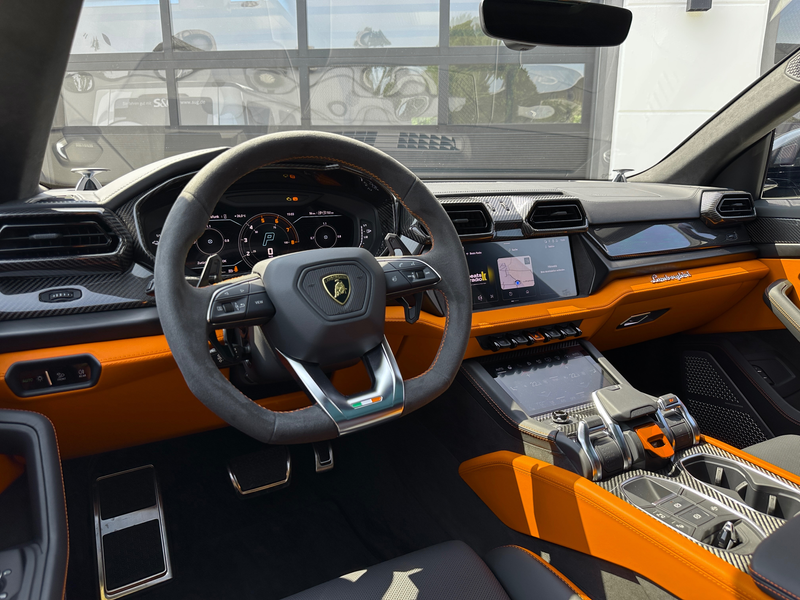 Lamborghini Urus Urus SE *FULL*CARBON*AKRAPOVIČ*B&O*STYLE*PANO*23" — photo 9
