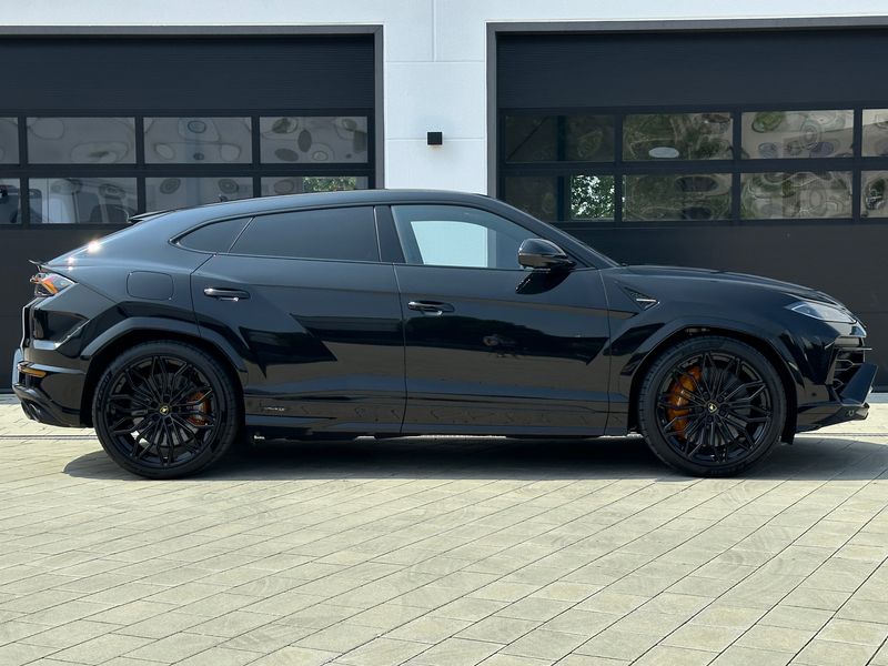 Lamborghini Urus Urus SE *FULL*CARBON*AKRAPOVIČ*B&O*STYLE*PANO*23" — photo 8