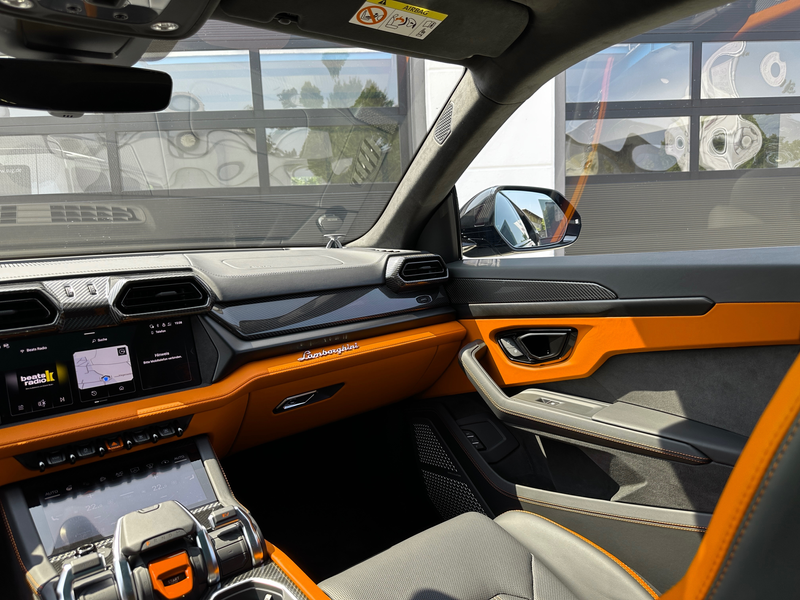 Lamborghini Urus Urus SE *FULL*CARBON*AKRAPOVIČ*B&O*STYLE*PANO*23" — photo 12