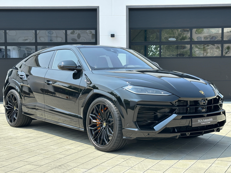 Lamborghini Urus Urus SE *FULL*CARBON*AKRAPOVIČ*B&O*STYLE*PANO*23"