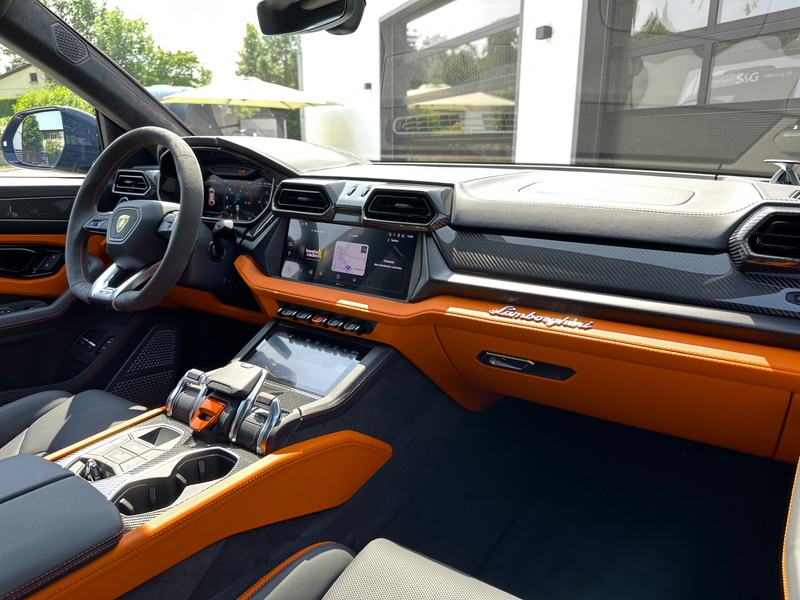 Lamborghini Urus Urus SE *FULL*CARBON*AKRAPOVIČ*B&O*STYLE*PANO*23" — photo 11