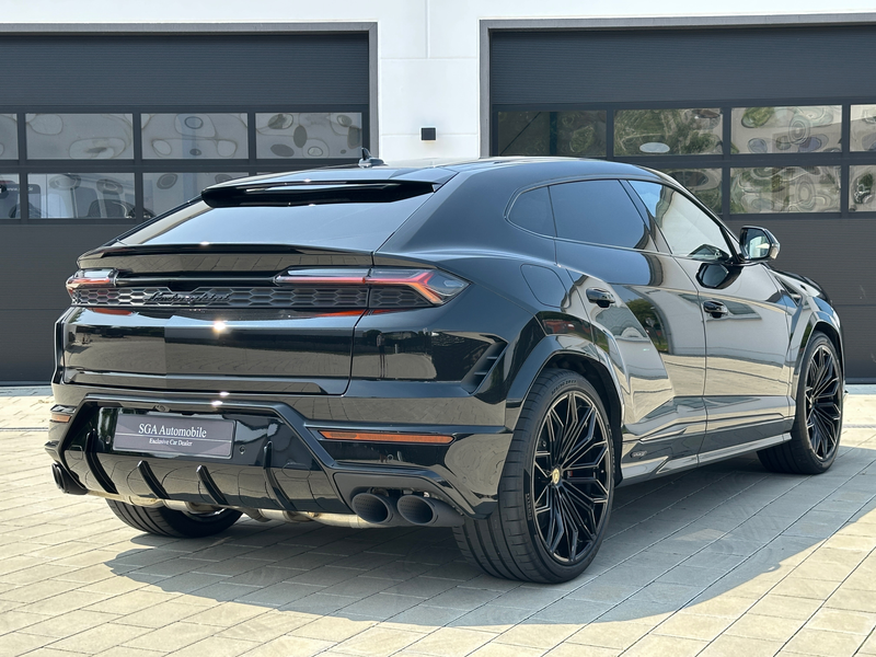 Lamborghini Urus Urus SE *FULL*CARBON*AKRAPOVIČ*B&O*STYLE*PANO*23" — photo 7
