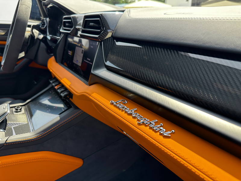 Lamborghini Urus Urus SE *FULL*CARBON*AKRAPOVIČ*B&O*STYLE*PANO*23" — photo 13