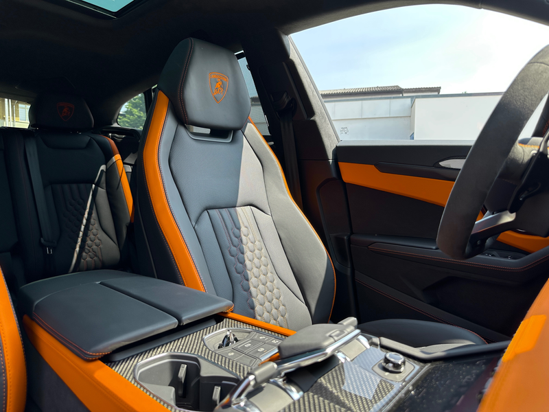 Lamborghini Urus Urus SE *FULL*CARBON*AKRAPOVIČ*B&O*STYLE*PANO*23" — photo 14