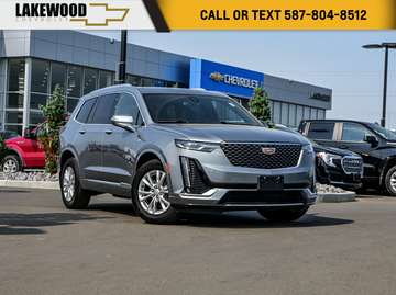 AWD Luxury AWD 2.0L 7 Passenger | Panoramic Sunroof