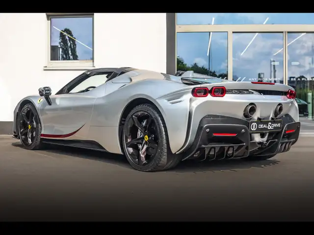 Ferrari SF90 Spider view 3