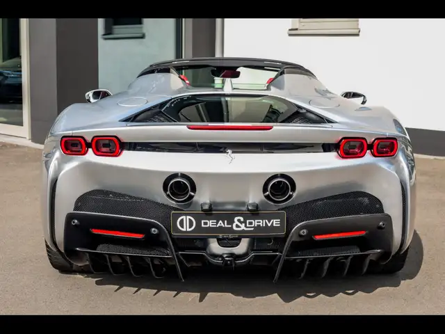 Ferrari SF90 Spider view 4