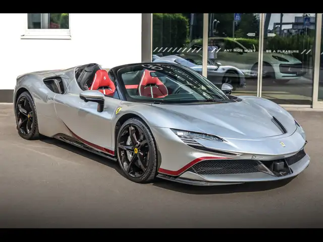 Ferrari SF90 Spider view 8