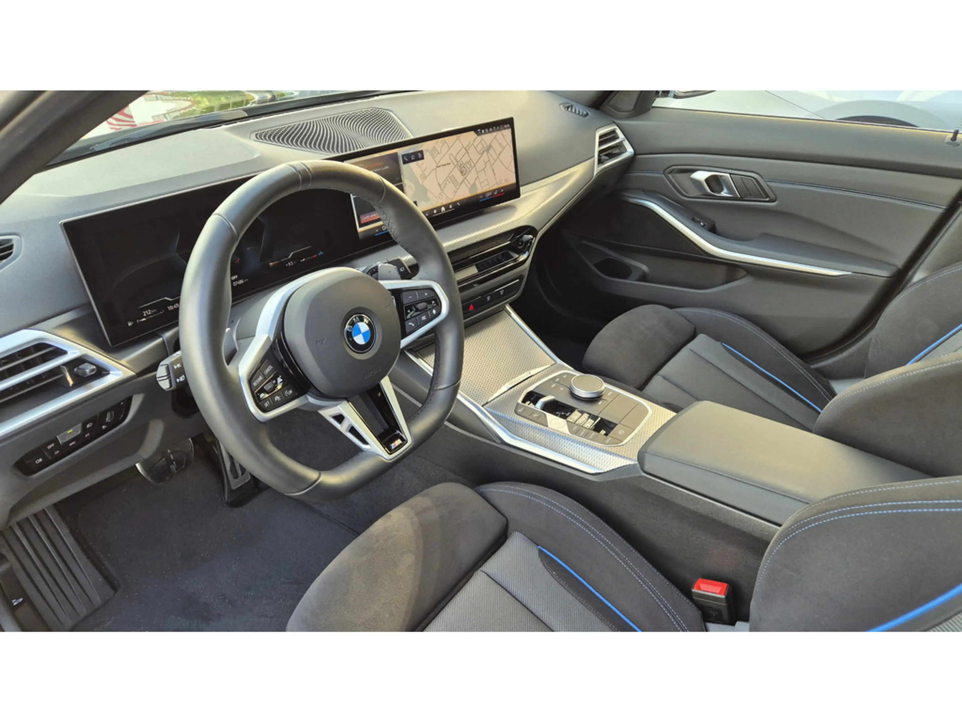 BMW 320 d Touring xDrive M-Sport PANO+AHK+KAM+ACC+ — photo 9