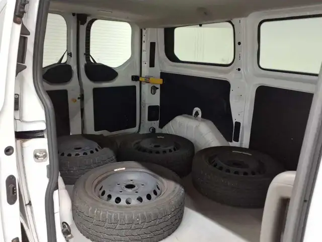 Ford Transit view 9