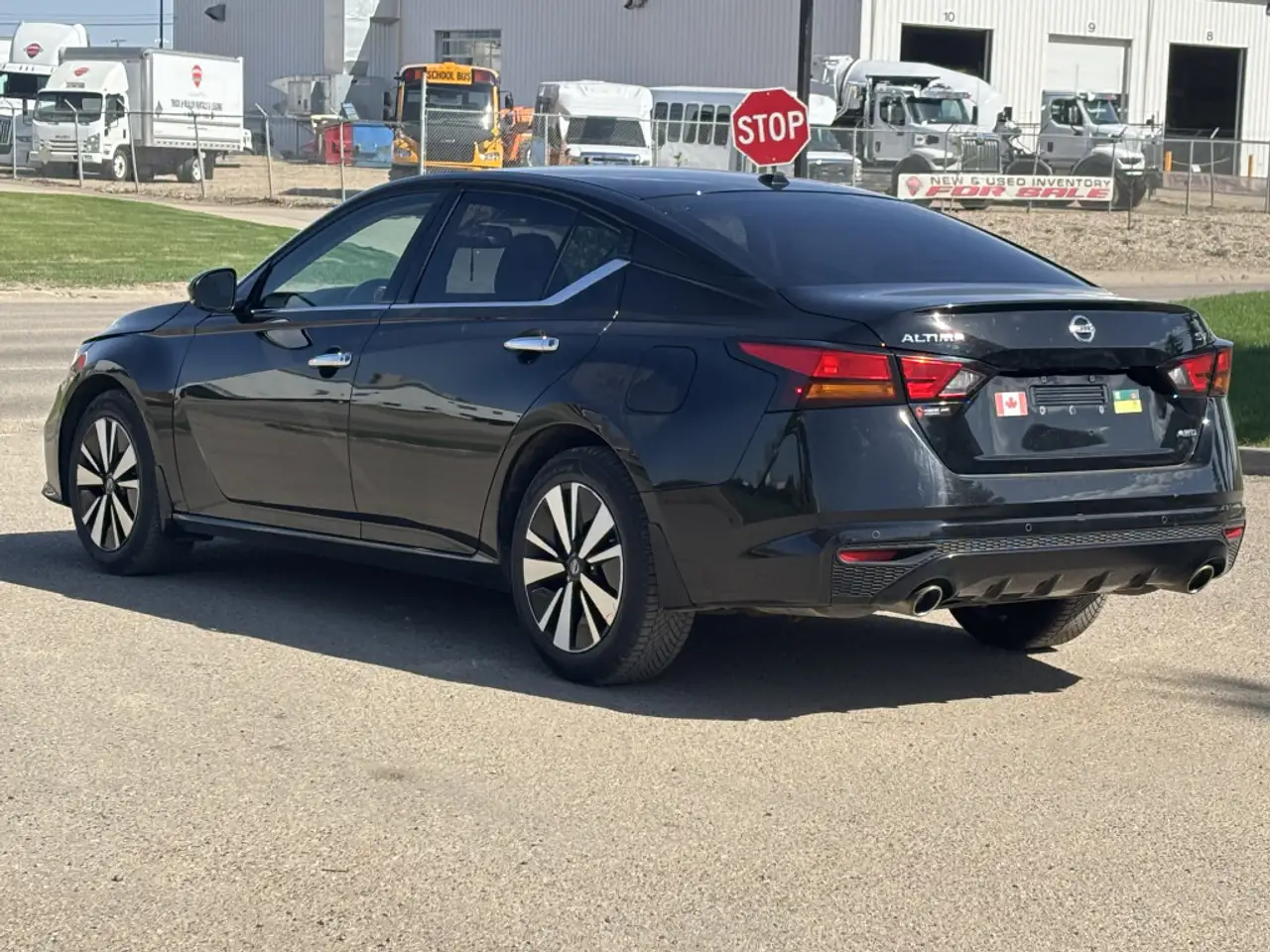 Nissan Altima снимка Nissan Altima