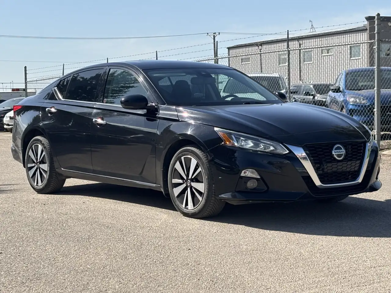 Nissan Altima снимка Nissan Altima