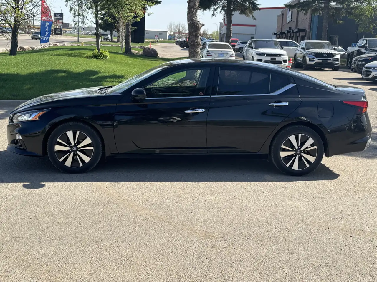 Nissan Altima снимка Nissan Altima