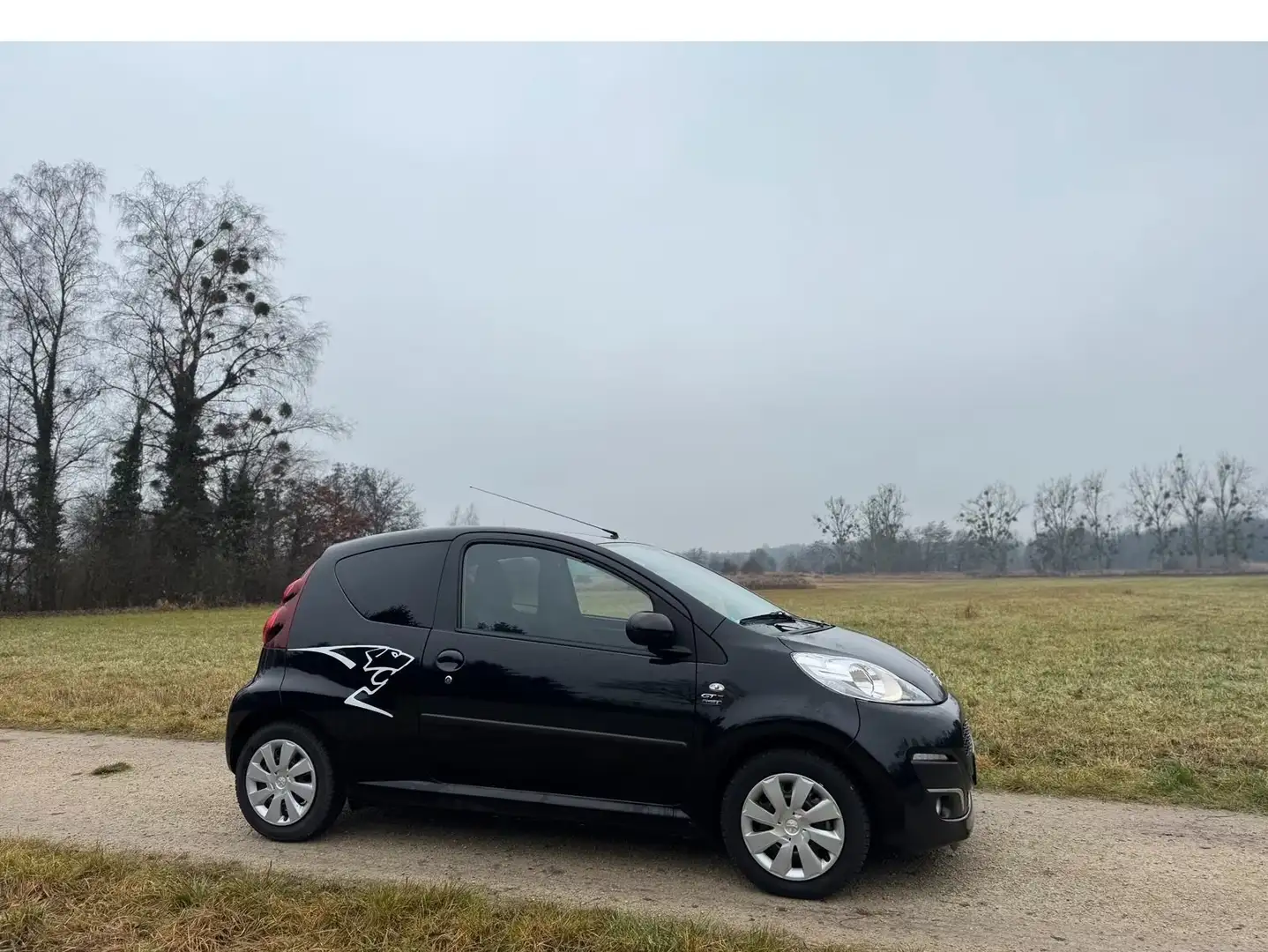Peugeot 107 107 68 Style Schwarz - 2