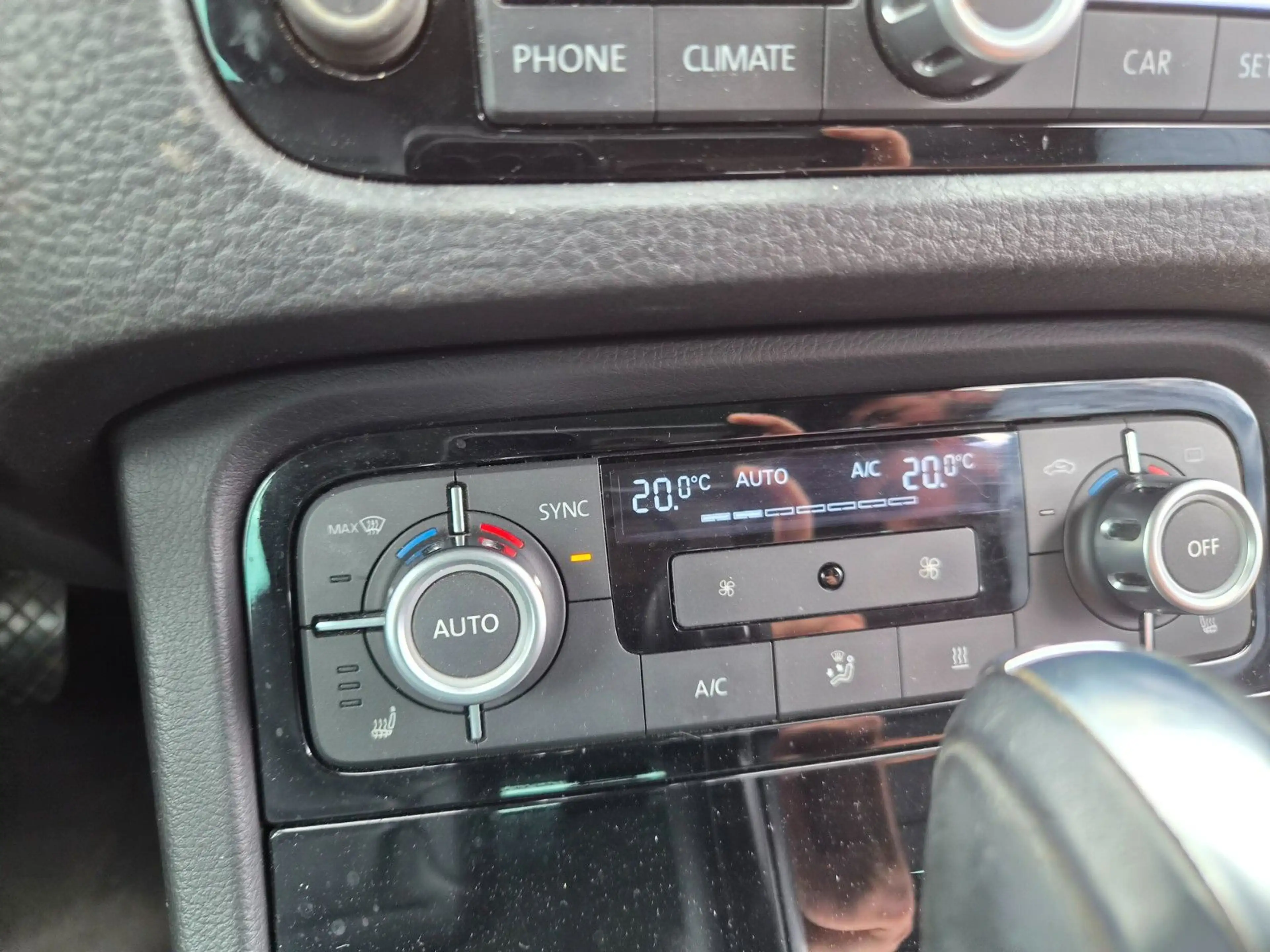 Volkswagen Touareg V6 TDI/Navi/Kamera/AHK/1.Hand/Leder — photo 17