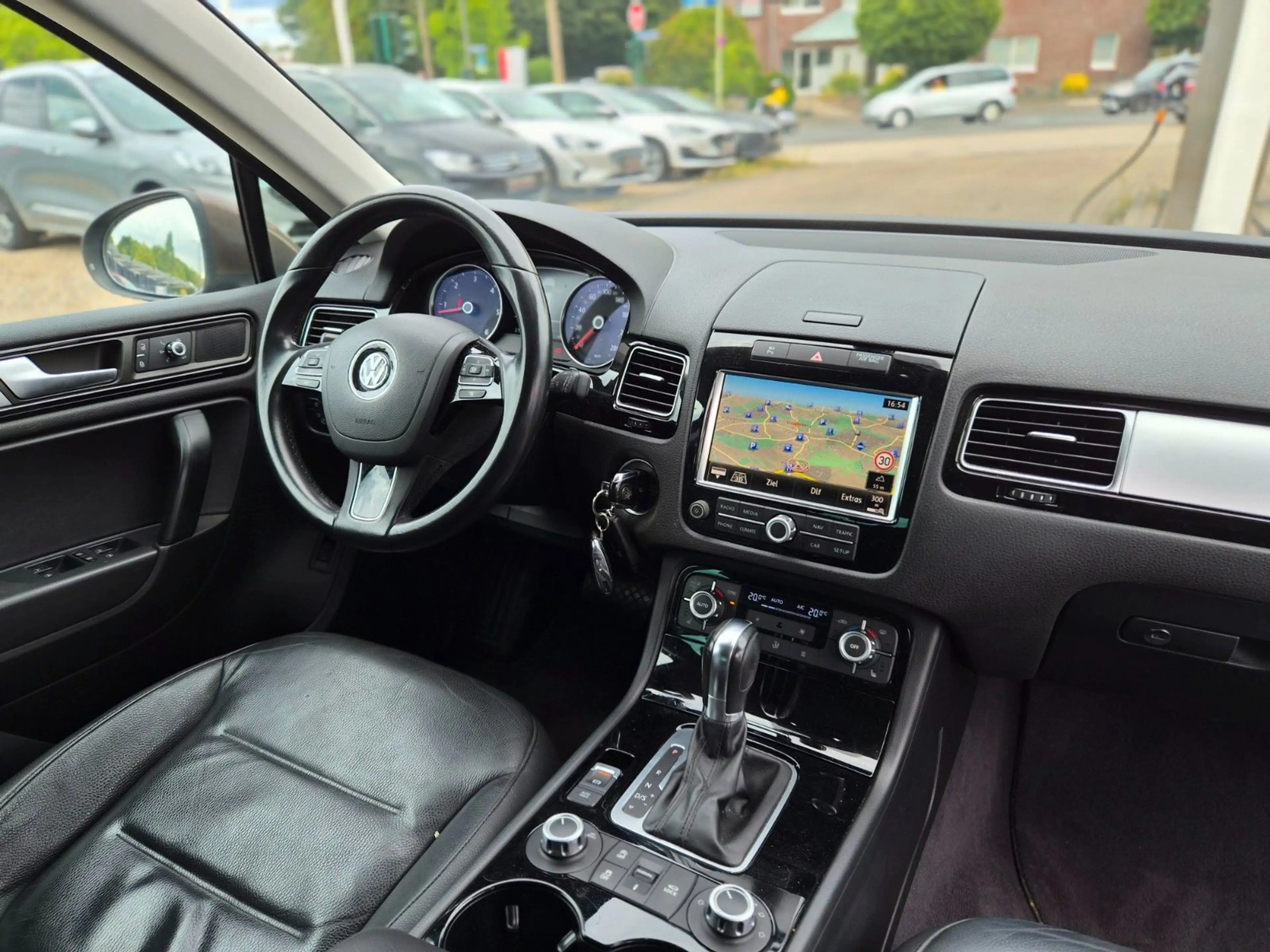 Volkswagen Touareg V6 TDI/Navi/Kamera/AHK/1.Hand/Leder — photo 13
