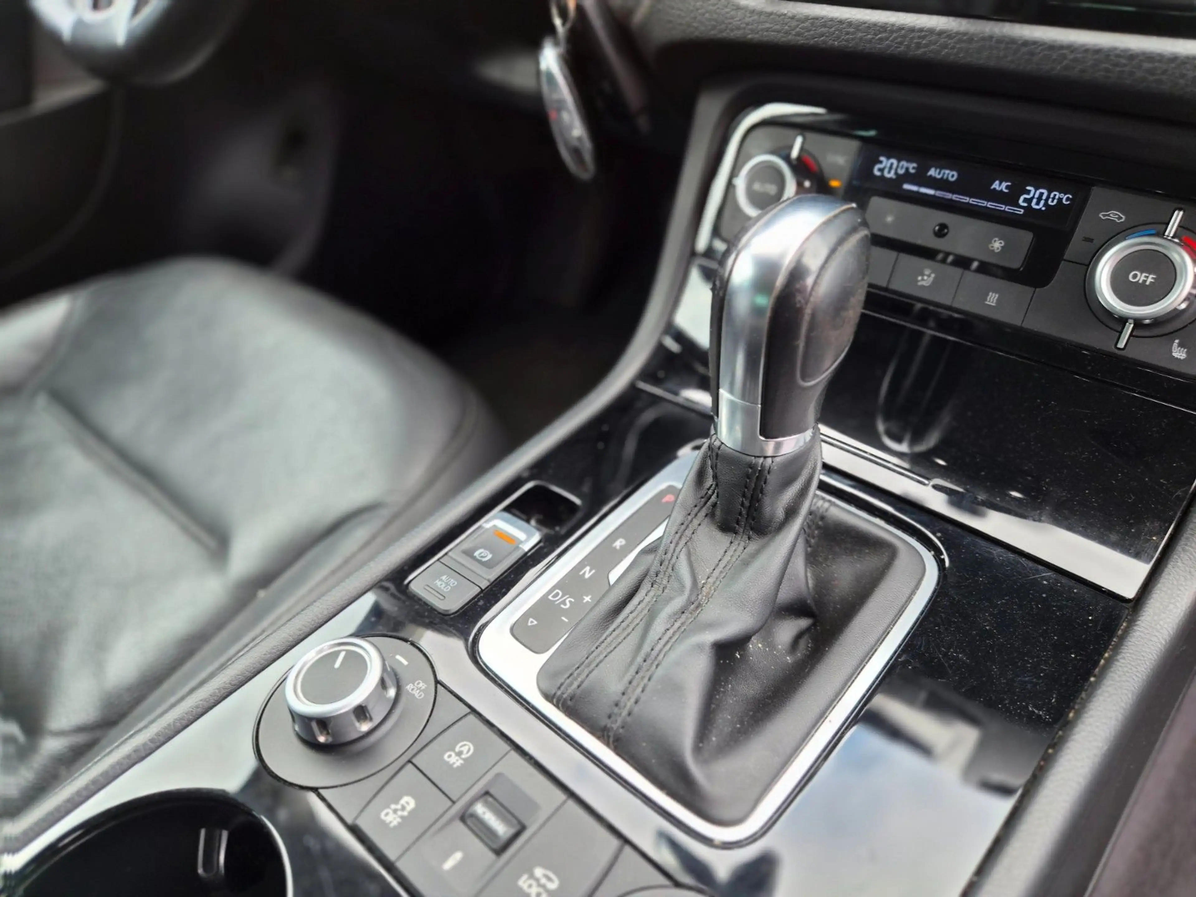 Volkswagen Touareg V6 TDI/Navi/Kamera/AHK/1.Hand/Leder — photo 18