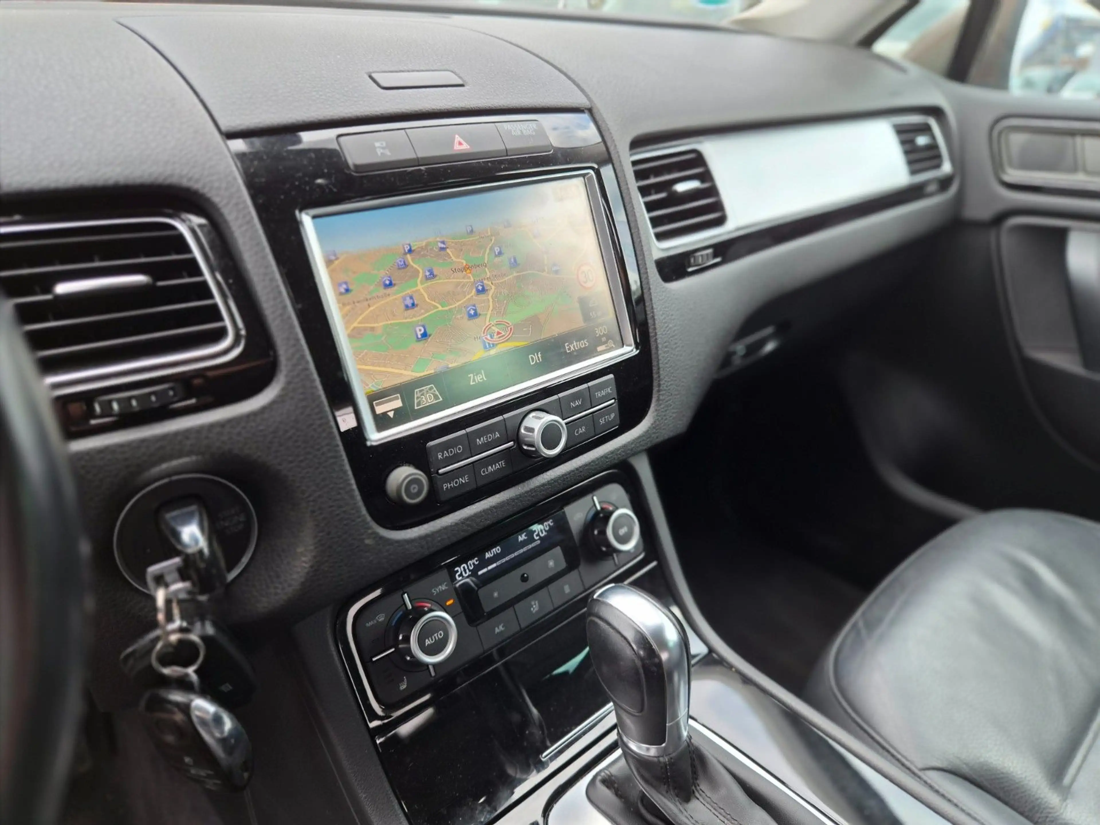 Volkswagen Touareg V6 TDI/Navi/Kamera/AHK/1.Hand/Leder — photo 29