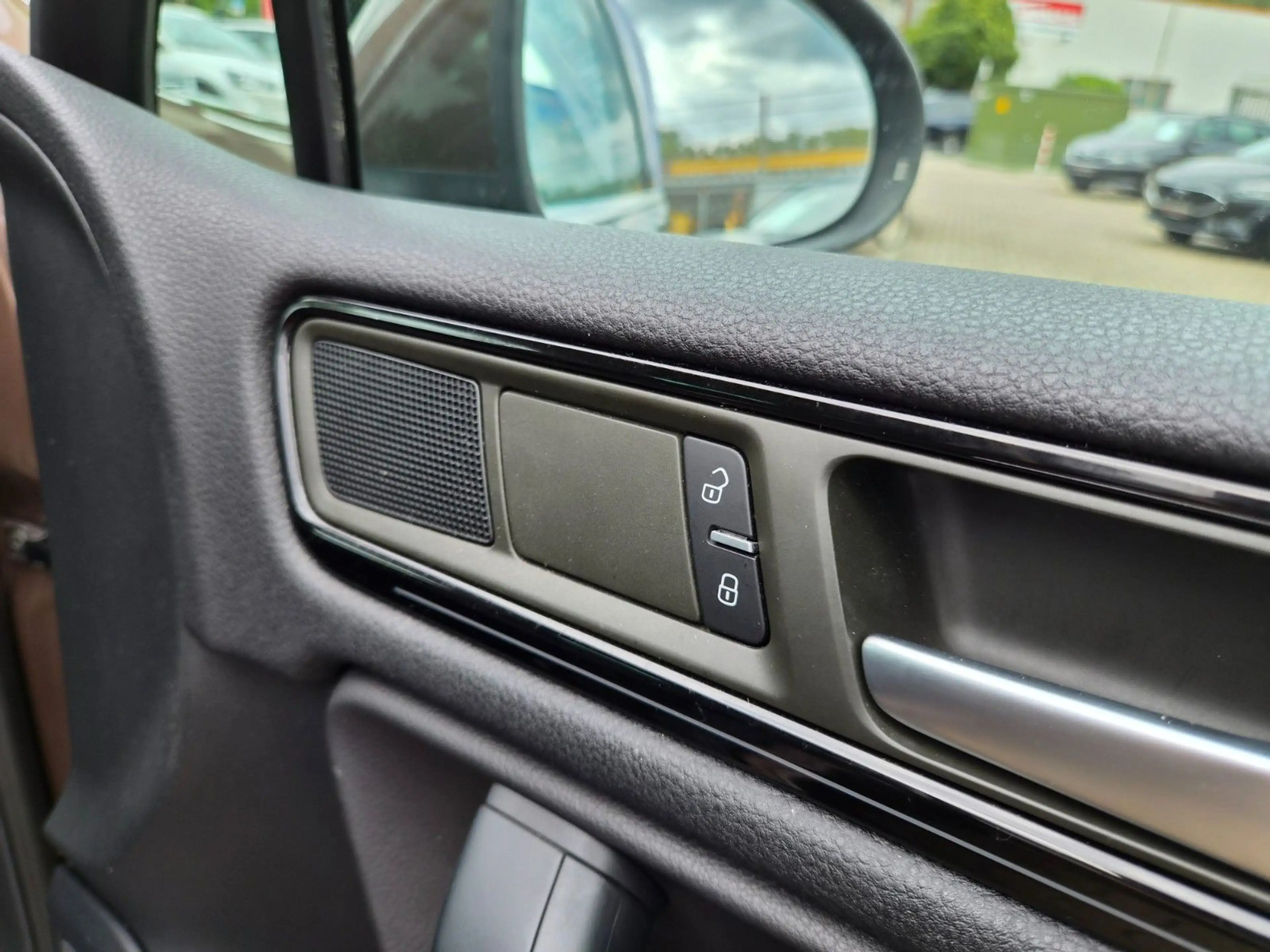 Volkswagen Touareg V6 TDI/Navi/Kamera/AHK/1.Hand/Leder — photo 23
