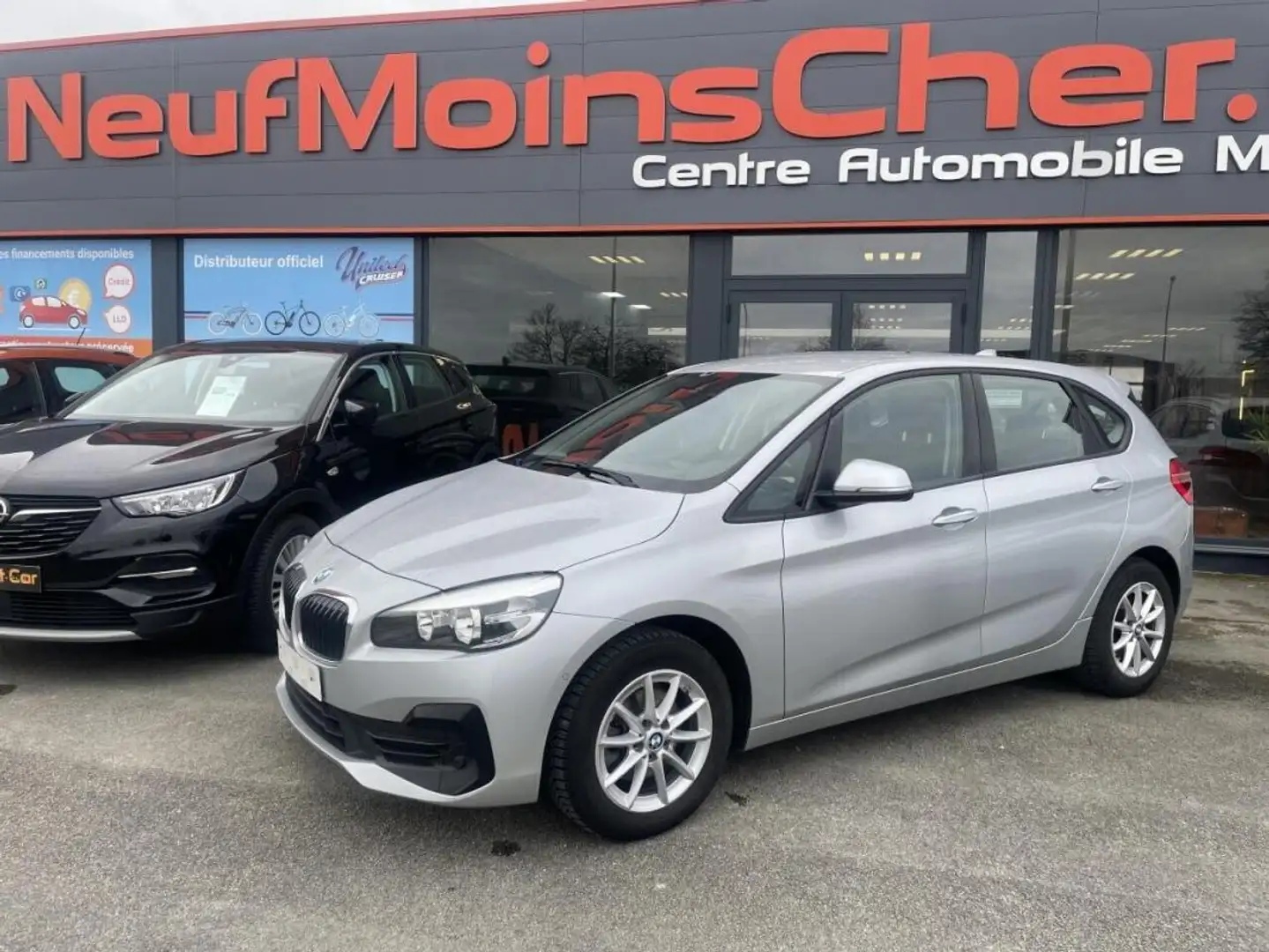 BMW Business 216d 116cv Gri - 1