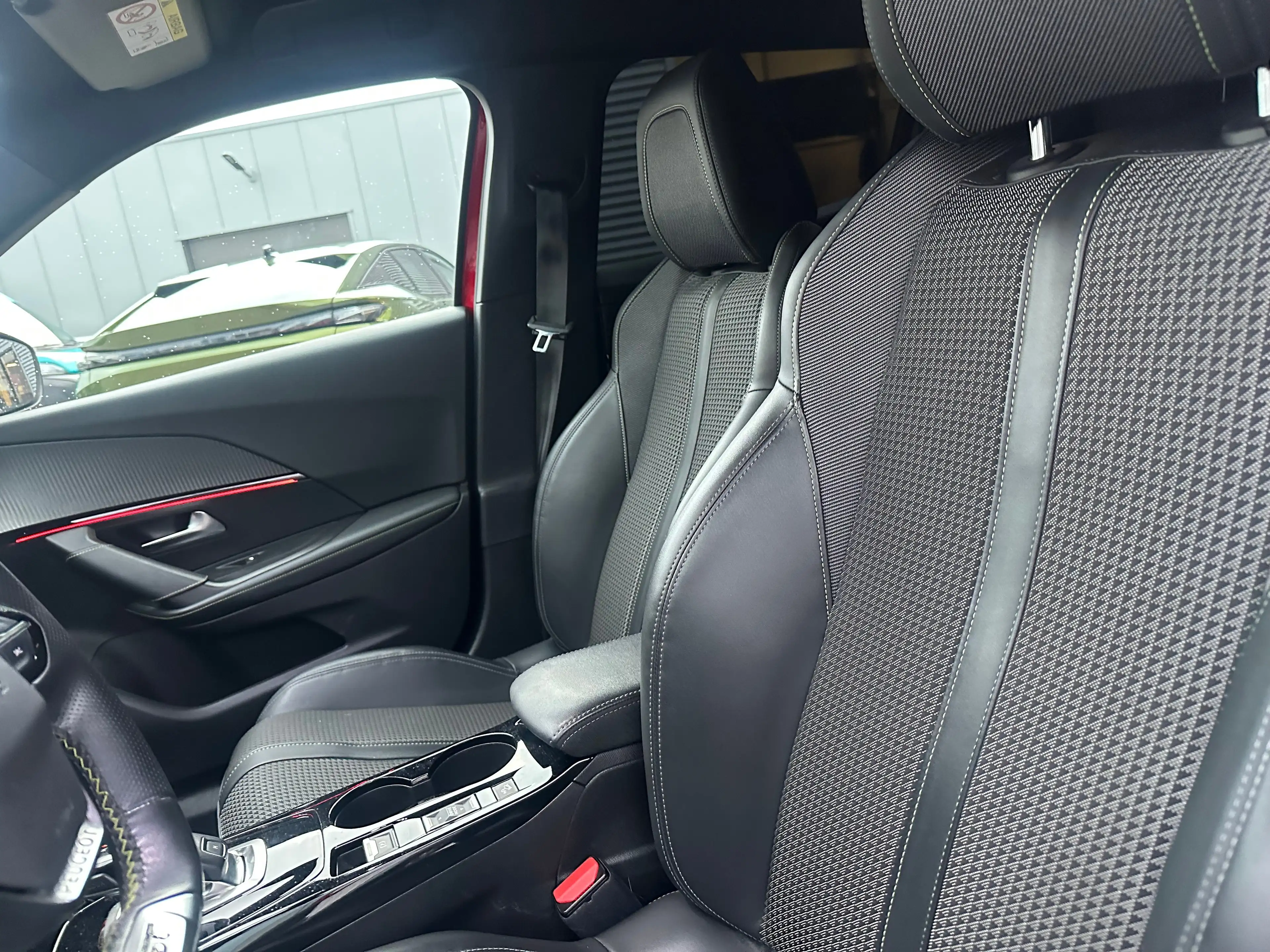 Peugeot 2008 1.2 PureTech GT Stoelverwarming | Camera | Parkeer — photo 11