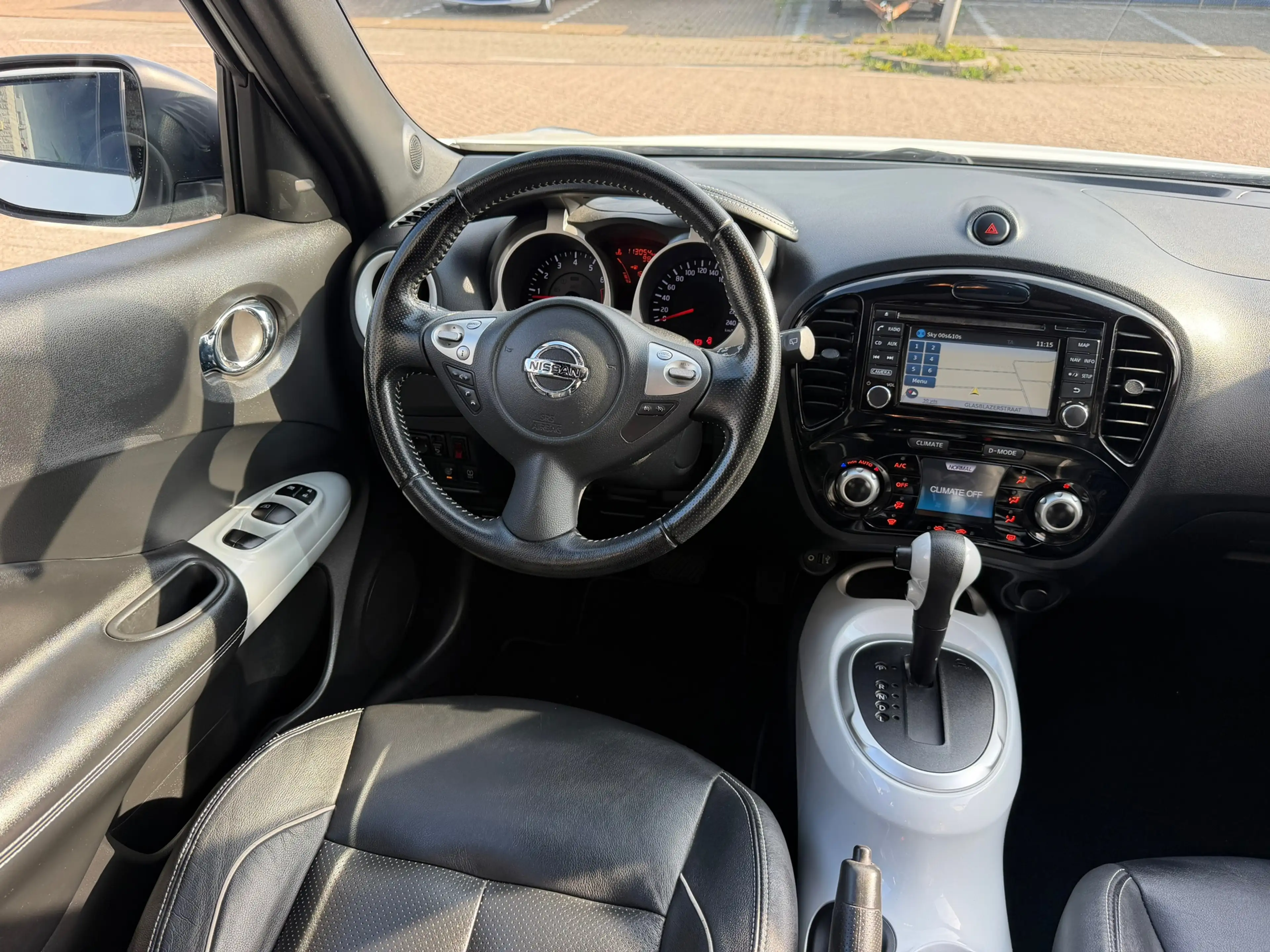 Nissan Juke 1.6/ sport uitvoering/ AUTOMAAT/ nap/ 3e EIG/ deal — photo 28