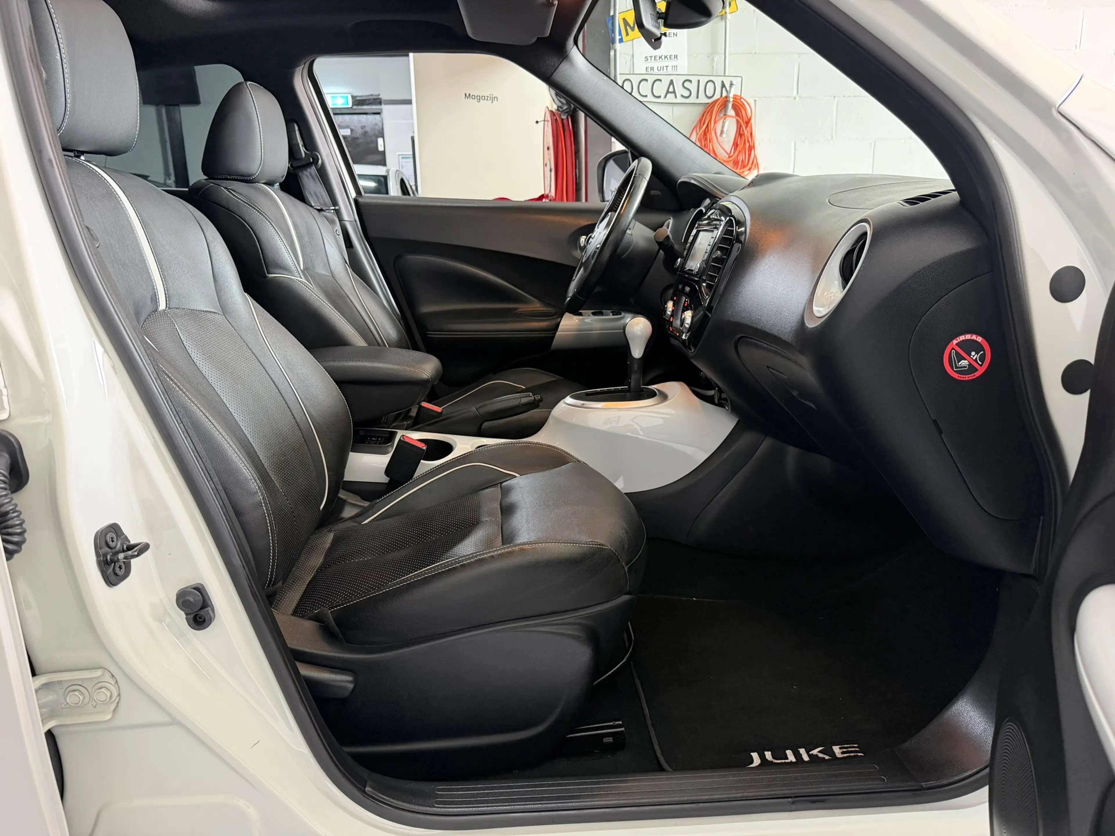 Nissan Juke 1.6/ sport uitvoering/ AUTOMAAT/ nap/ 3e EIG/ deal — photo 34