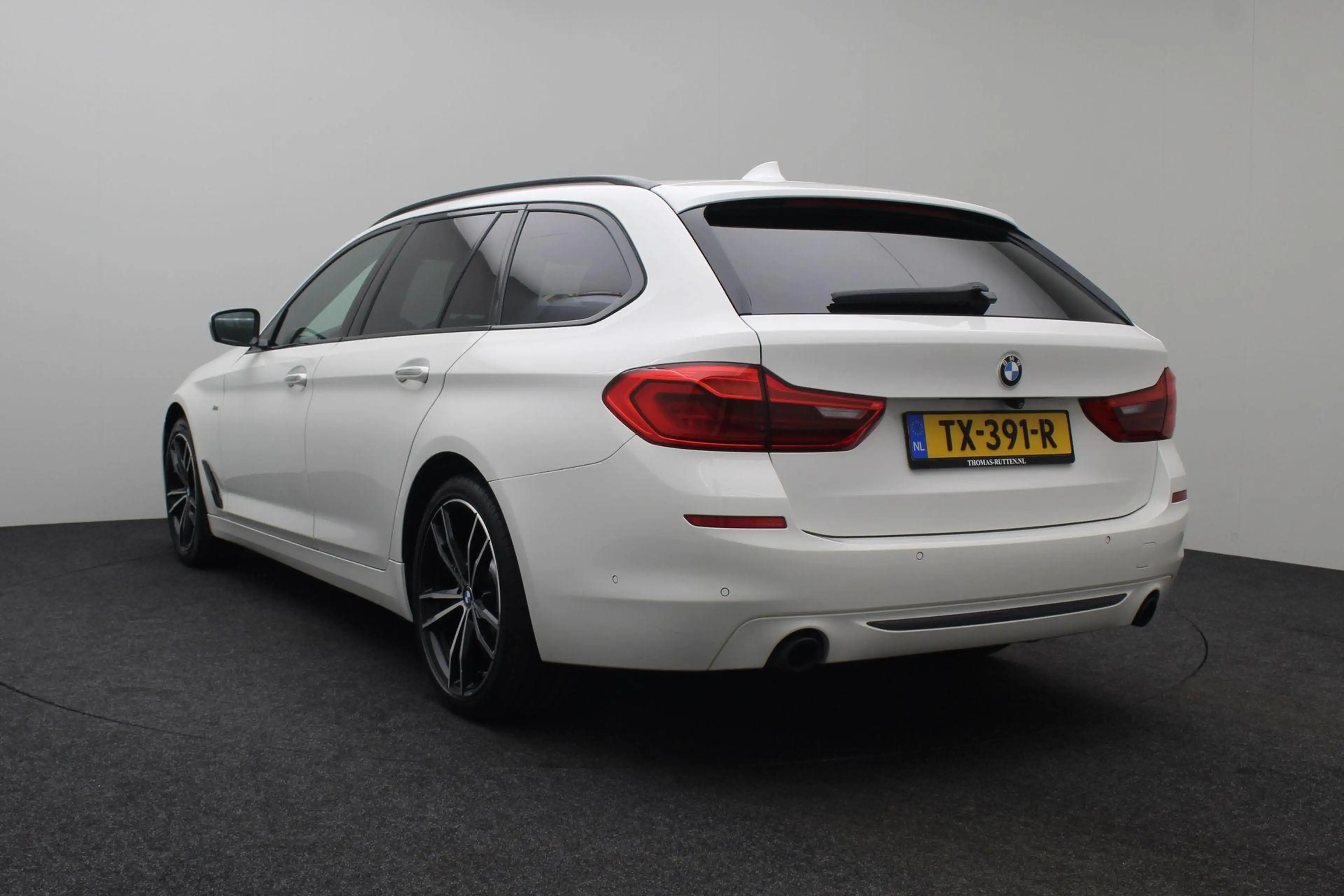 BMW 520 5-serie Touring 520i High Executive 2018 | Navigat — photo 9