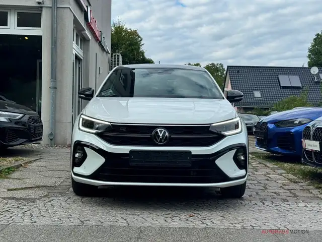 Volkswagen Taigo view 3