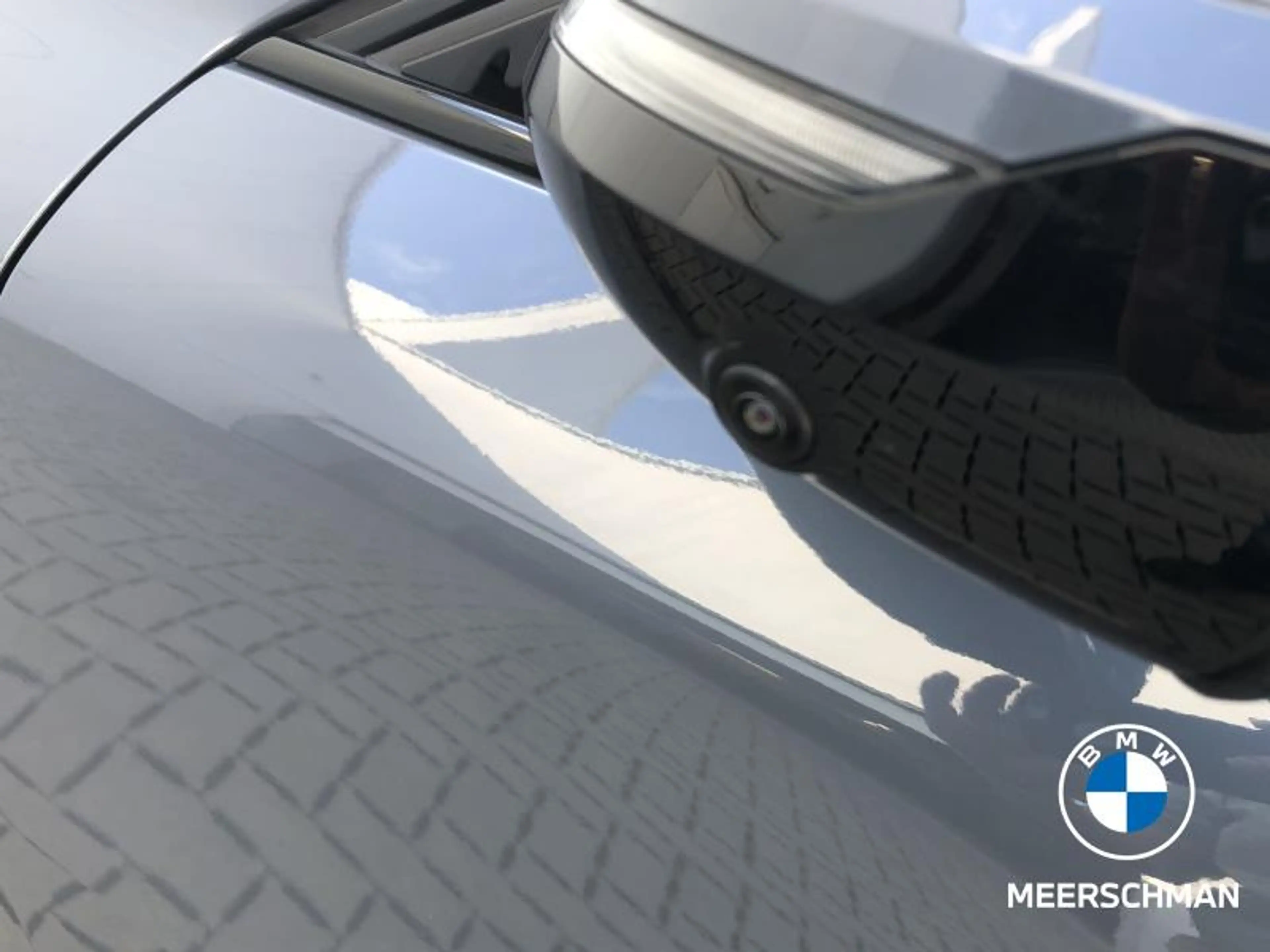 BMW iX2 eDrive20 M Edition — photo 9