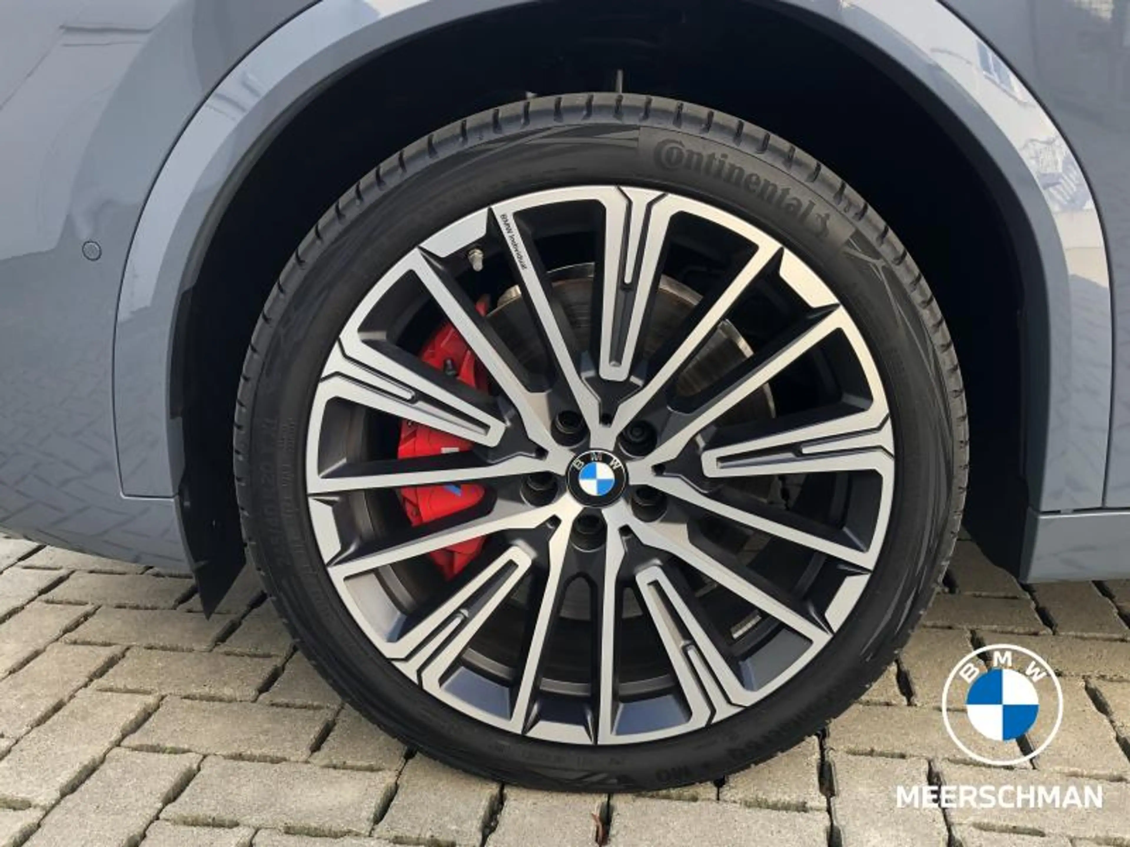 BMW iX2 eDrive20 M Edition — photo 8