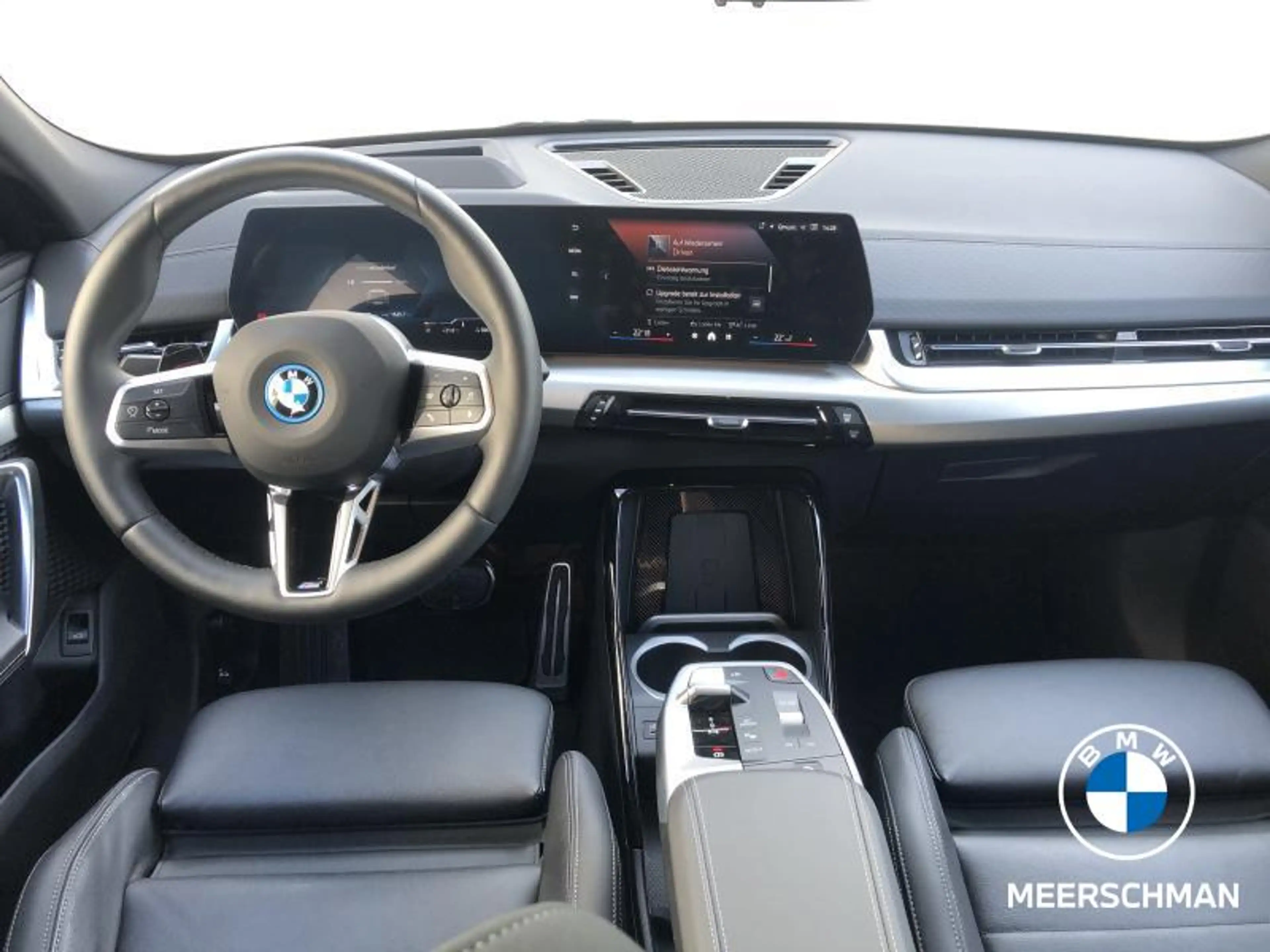 BMW iX2 eDrive20 M Edition — photo 7