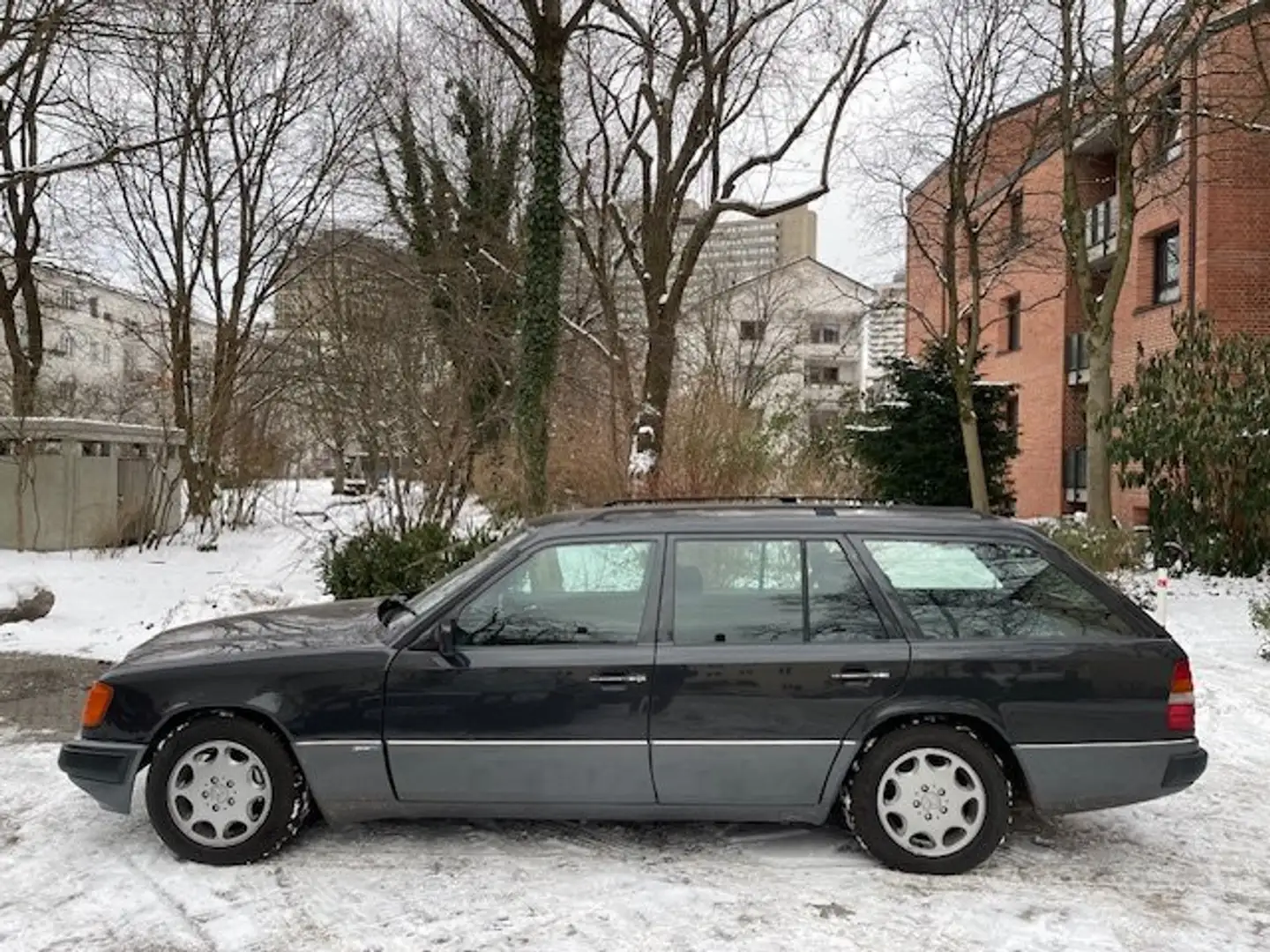 Mercedes-Benz 220 Negro - 1