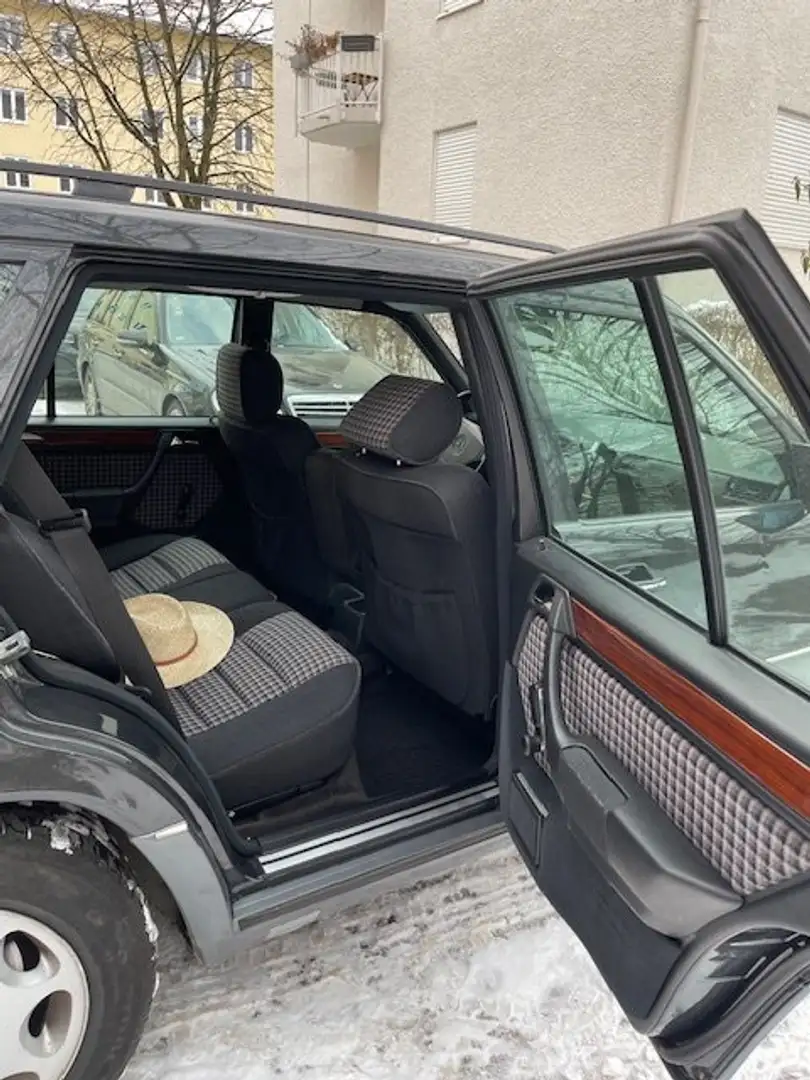 Mercedes-Benz 220 Negro - 2