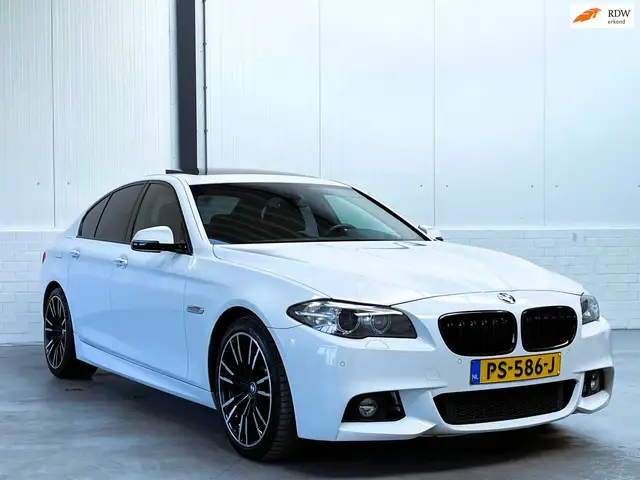 BMW 535 5-serie 535i M Sport|H.U.D|Softclose|Schuifdak|19