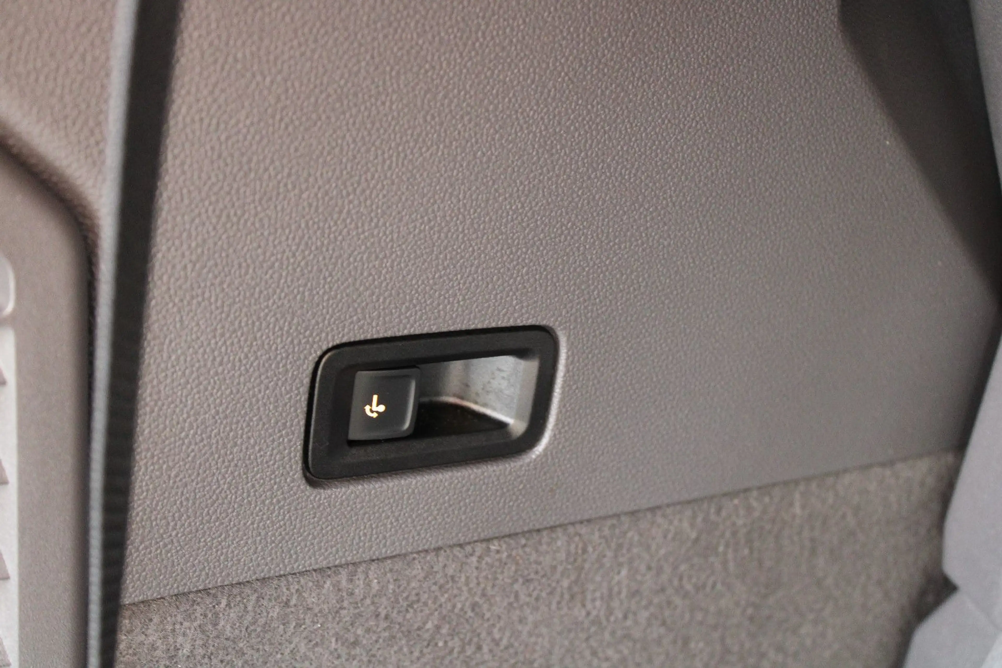 Volkswagen T7 Multivan LÜ 2,0 TDI DSG "Life",LED,AHK,STHZG. — photo 24
