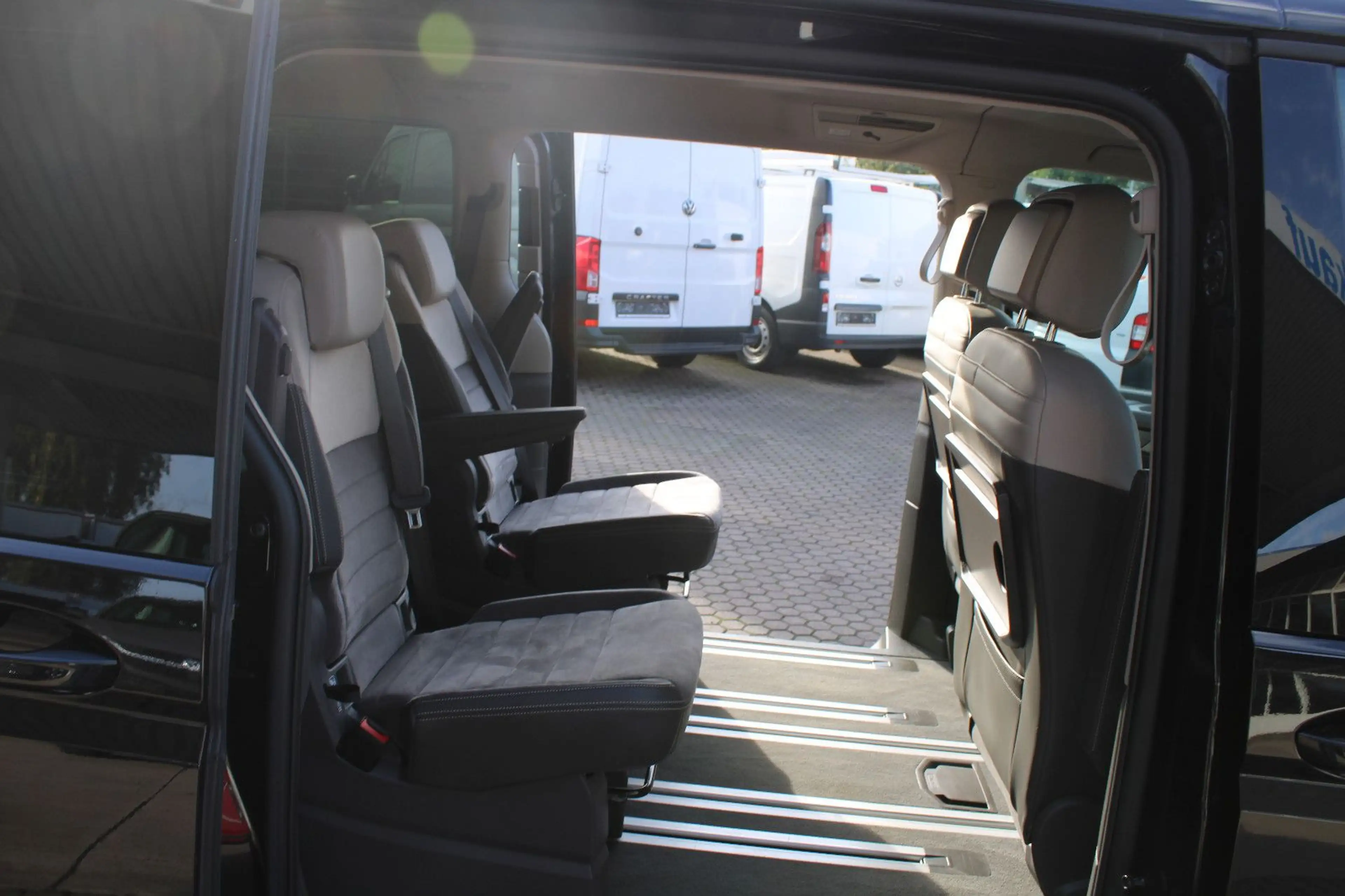 Volkswagen T7 Multivan LÜ 2,0 TDI DSG "Life",LED,AHK,STHZG. — photo 10