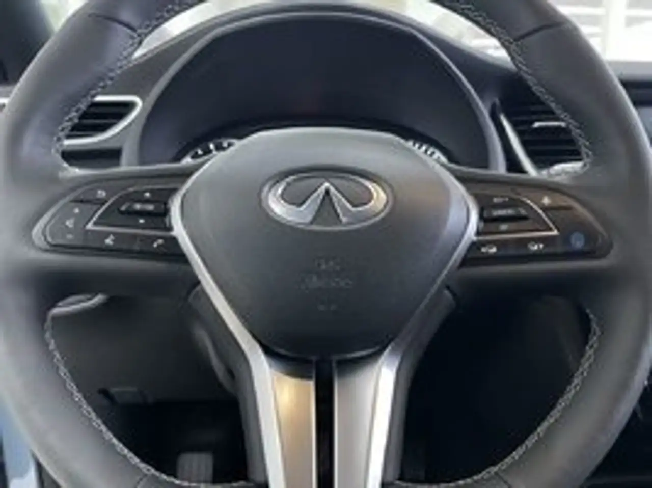 Infiniti QX50 снимка Infiniti QX50