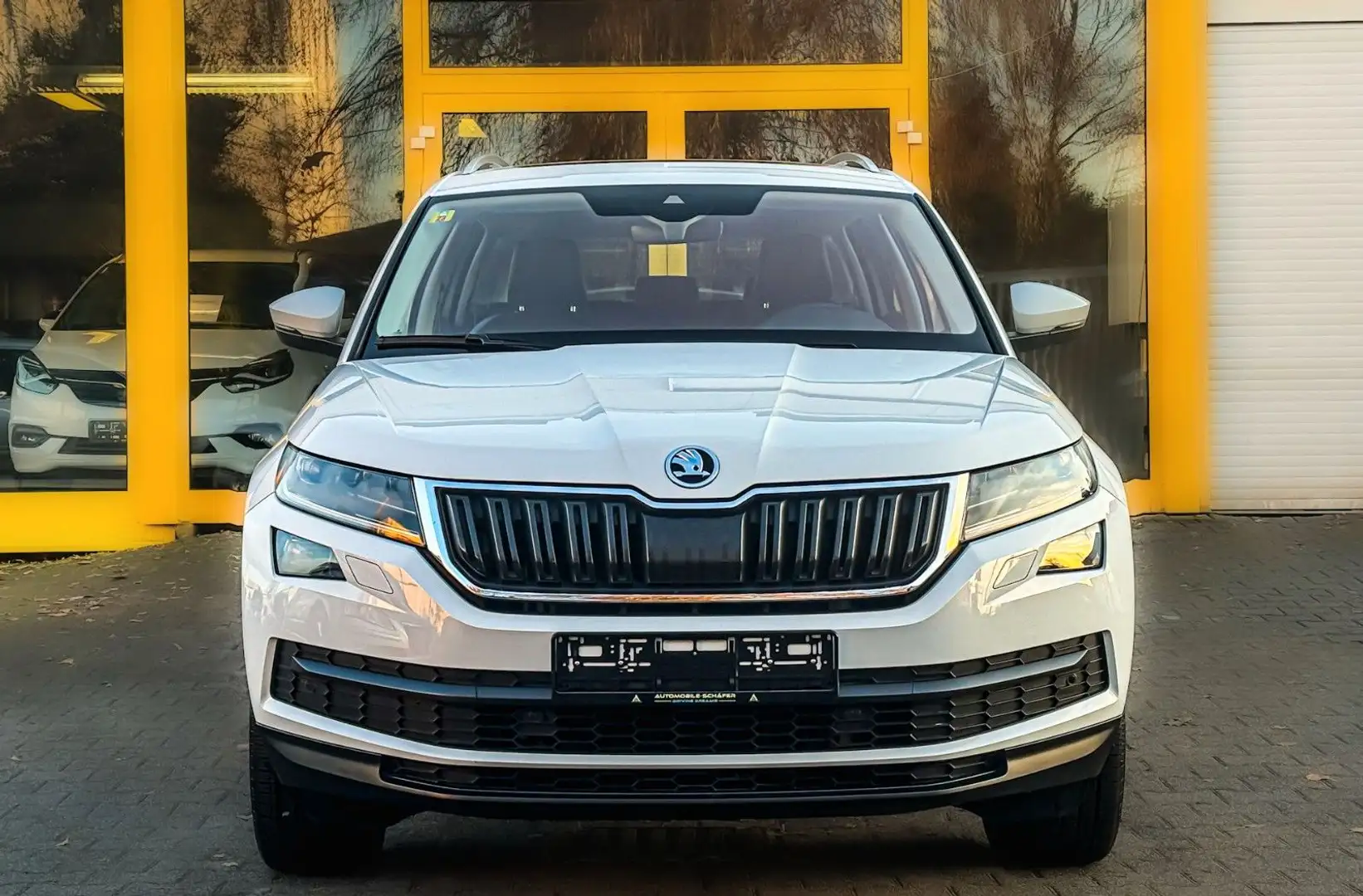 Skoda Kodiaq Style 4x4/ACC/DCC/PANO/LED/AHK/KAMERA Weiß - 2