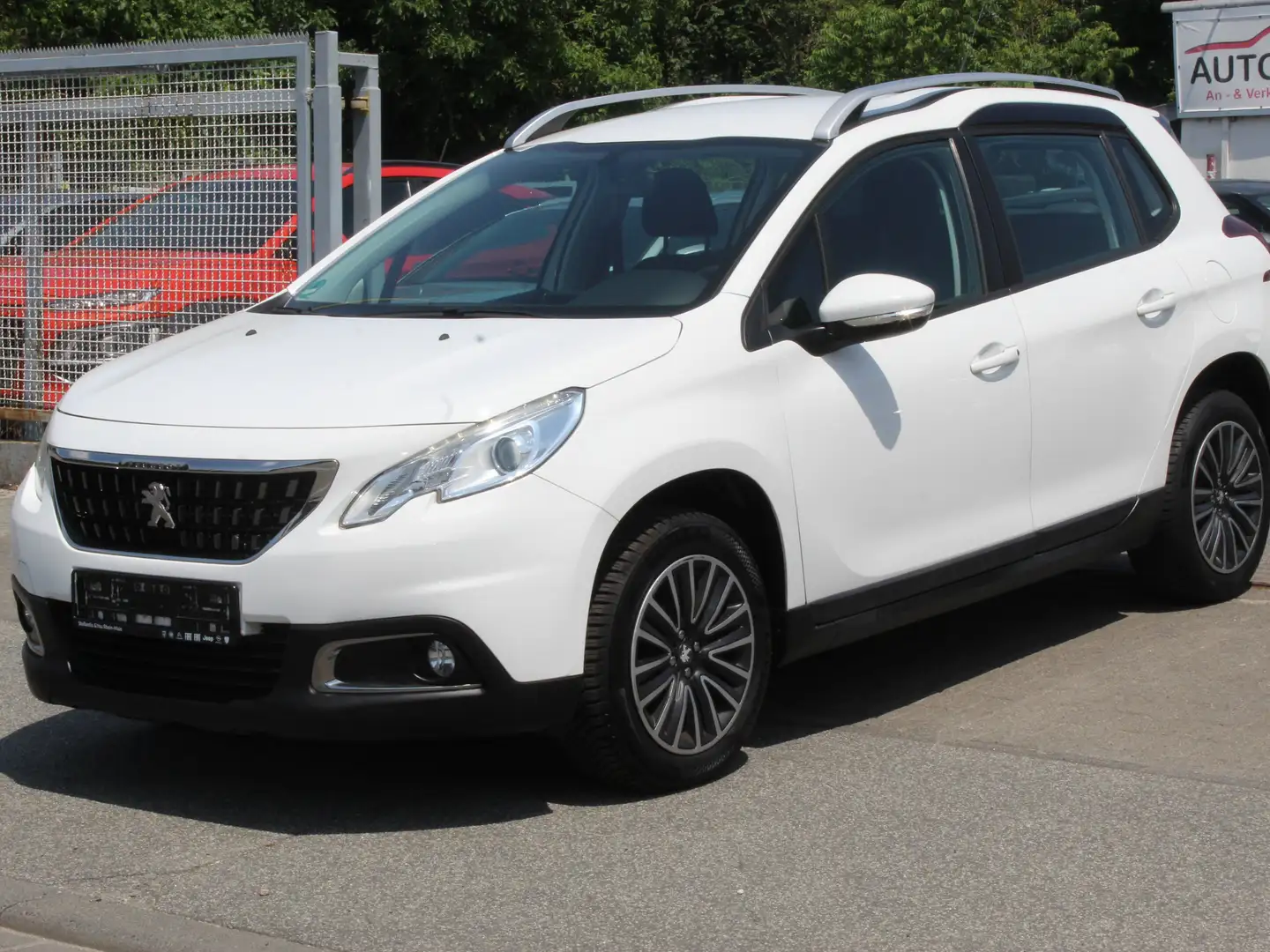 Peugeot 2008 Active Weiß - 1