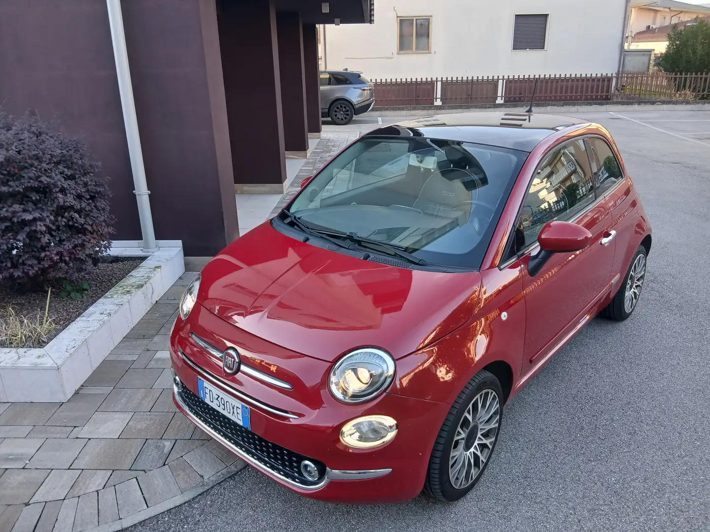 Fiat 500 1.2 Lounge 69cv tua a € 193 mese Rosso - 2