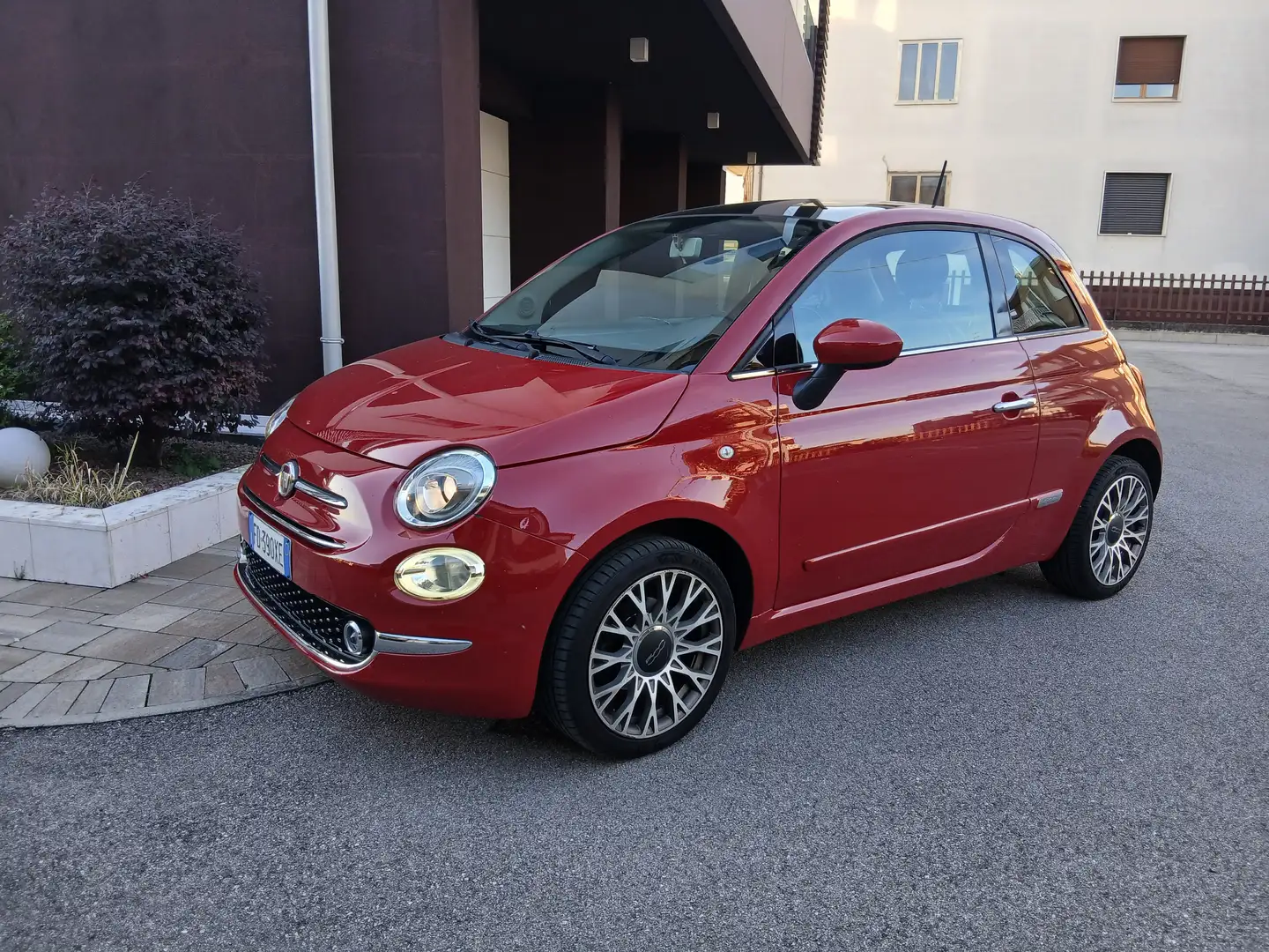 Fiat 500 1.2 Lounge 69cv tua a € 193 mese Rosso - 1