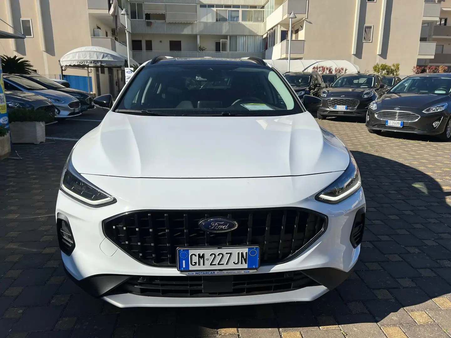 Ford Focus Focus Active 1.0 ecoboost h 125cv Bianco - 2