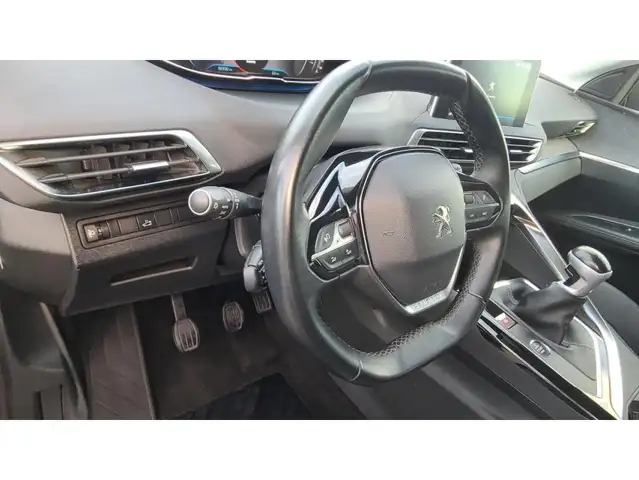 Peugeot 5008 view 6