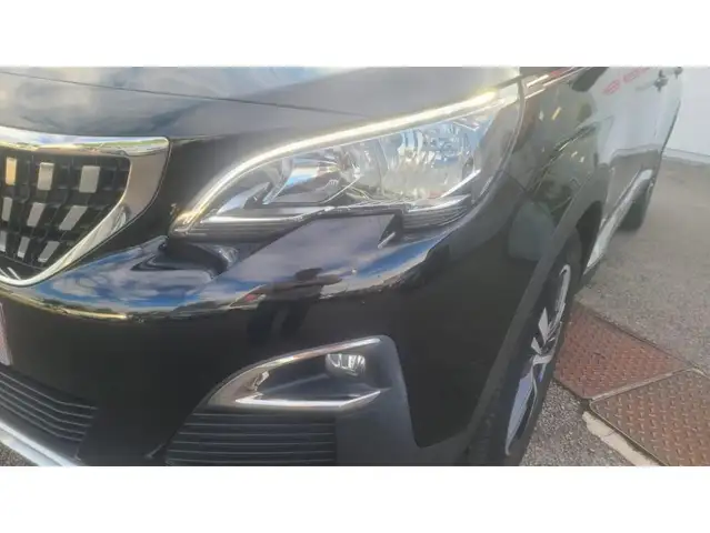 Peugeot 5008 view 15