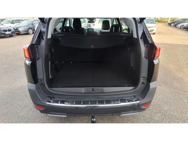 Peugeot 5008 view 17