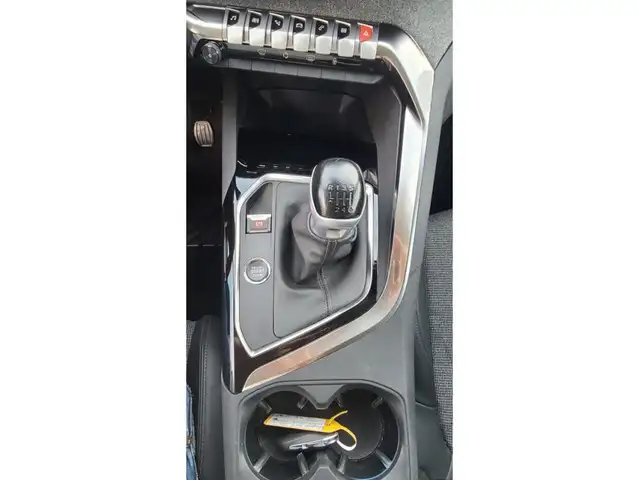 Peugeot 5008 view 8