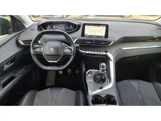 Peugeot 5008 view 4