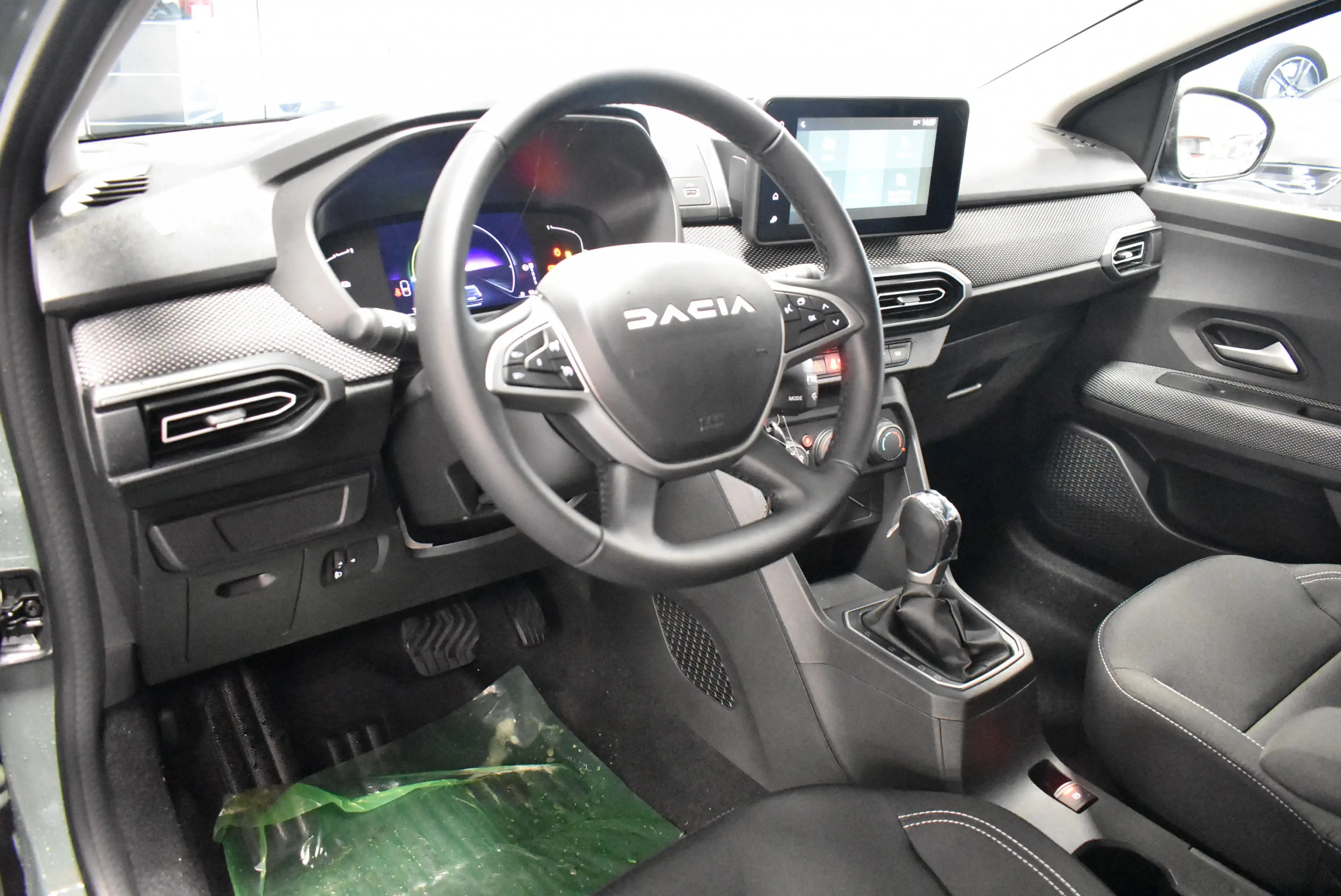 Dacia Jogger Hybrid Expression 7-Sitzer LED Aut. PDC — photo 8