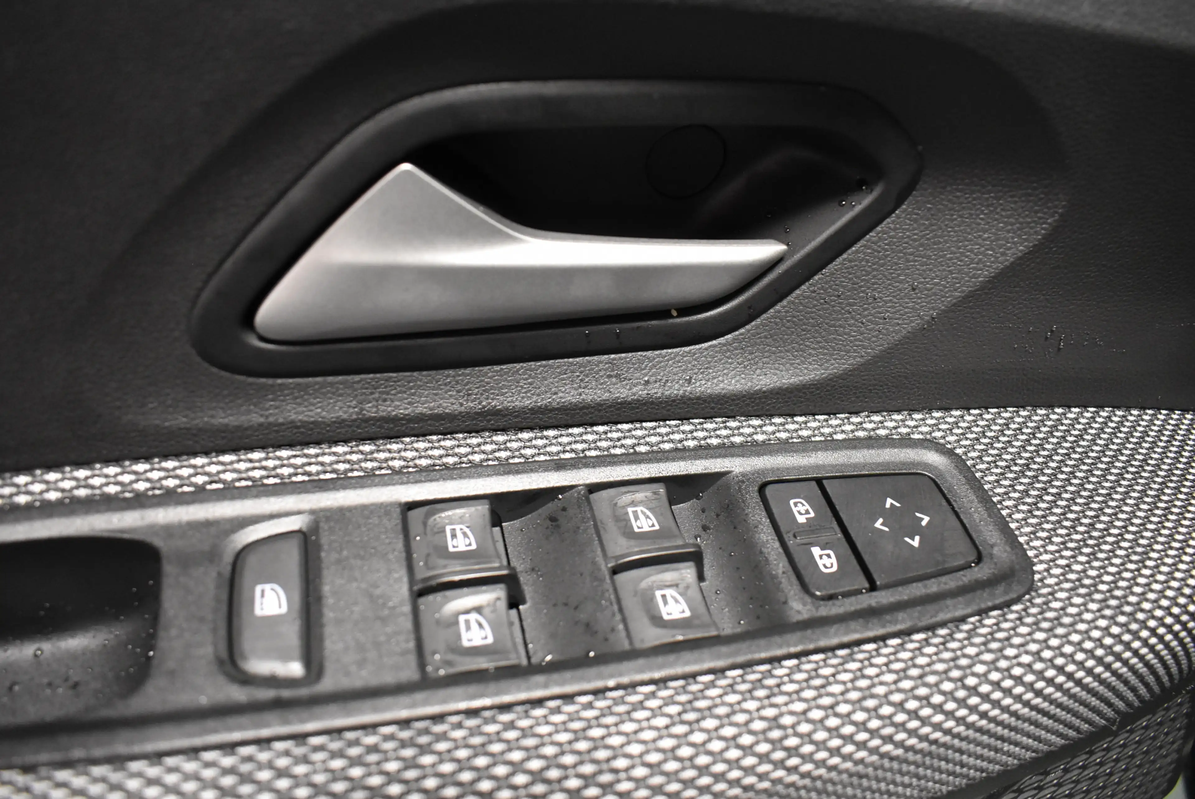 Dacia Jogger Hybrid Expression 7-Sitzer LED Aut. PDC — photo 10